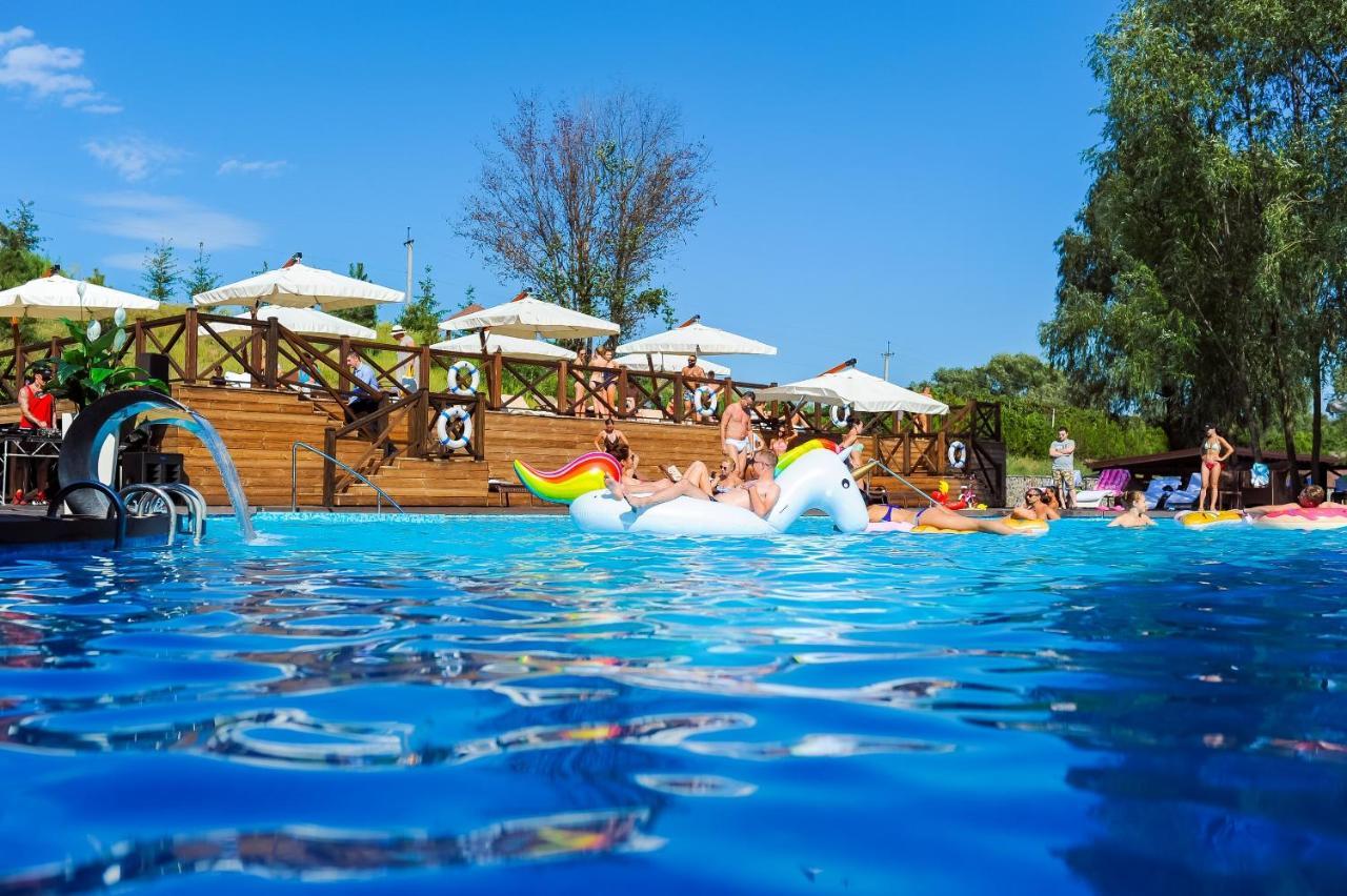 Equides Club 호텔 Lesniki 외부 사진